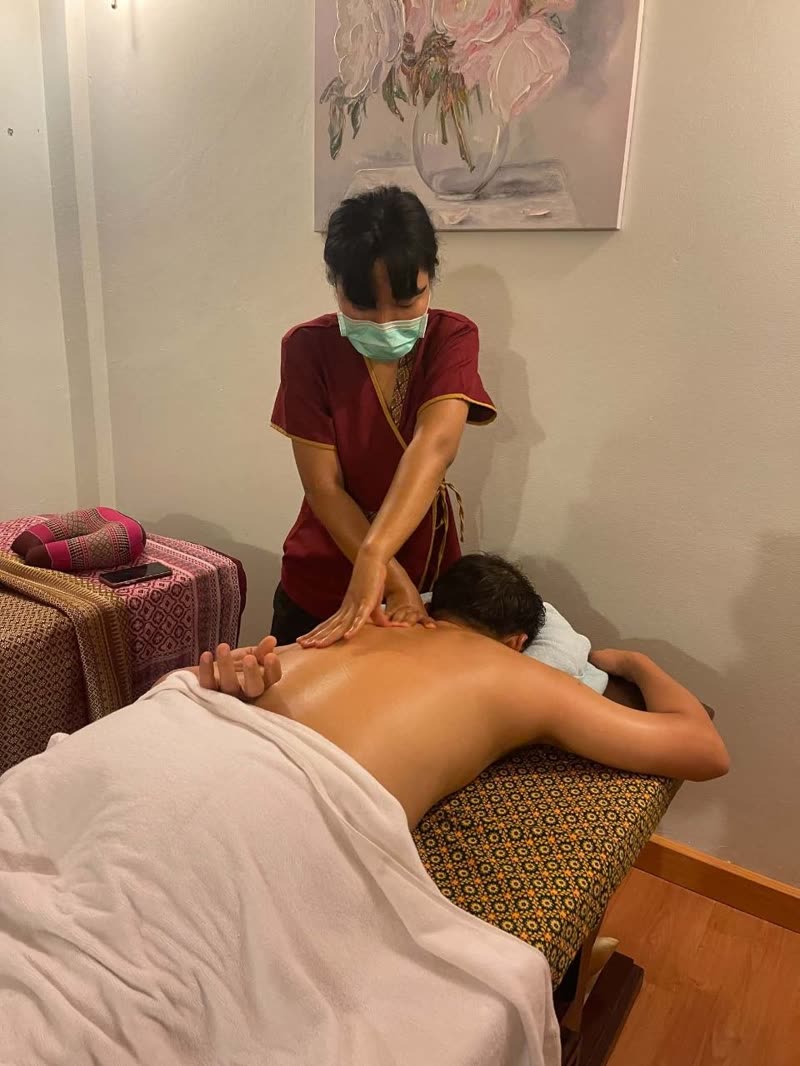 Balm Oil Massage - Ranchuan Massage Khon Kaen